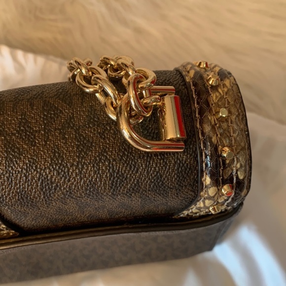 MICHAEL Michael Kors Soho Crossbody. - Picture 7 of 8